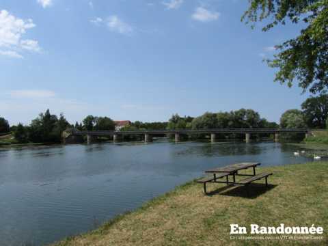 Les rives de Saône, port de Seveux-Savoyeux