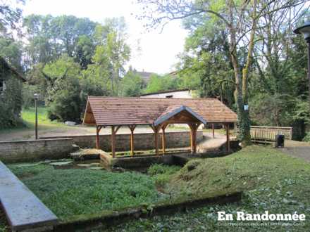 Lavoir - Fontaine, rue de la Fontaine