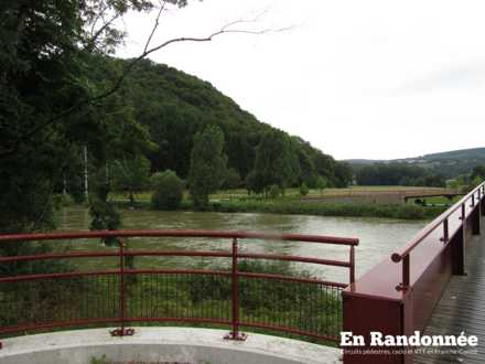 Pont de l'EuroVéloroute 6 en direction de Besançon
