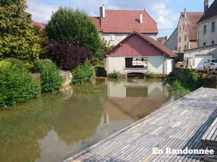 Aménagement à proximité du lavoir