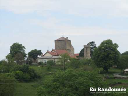 Vue sur Rosay et son château