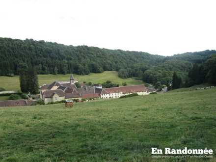 Vue sur l'abbaye de la Grâce-Dieu