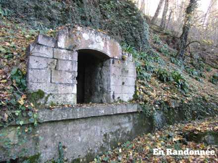 Fontaine sur les berges de l'Ognon
