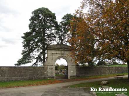 Arche du cimetière de Champvans