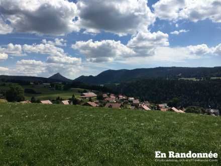 Vue sur la Suisse et Jougne en contrebas