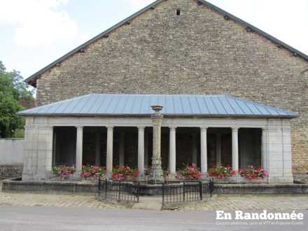 Lavoir du centre, Grande rue