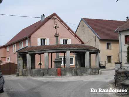 Ancien lavoir à Epeugney