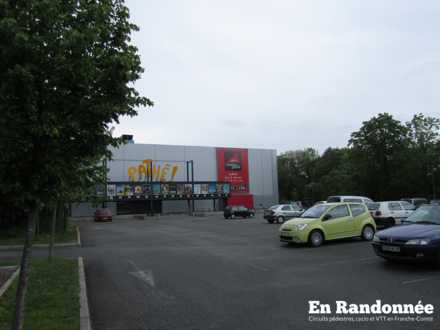 Parking du cinéma des quais