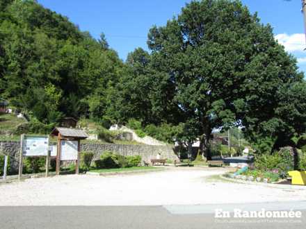Croisement des rues de la Gare et de la Baumotte