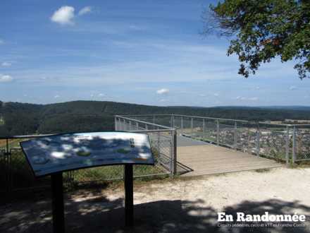 Ponton suspendu, plaine de Mathay