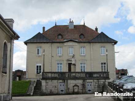 Mairie-école, place de l'église