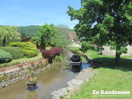 Pont sur le ruisseau : le Gour