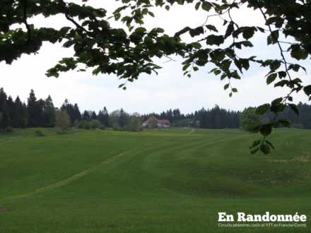 Vue sur les Lalliets depuis le Meix Foncin