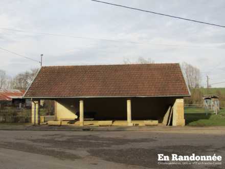 Lavoir, Grande rue - En la Thuille