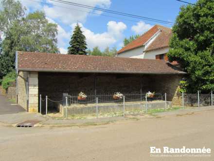 Lavoir couvert, Grande rue