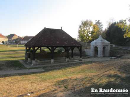 Lavoir, rue de Saligney
